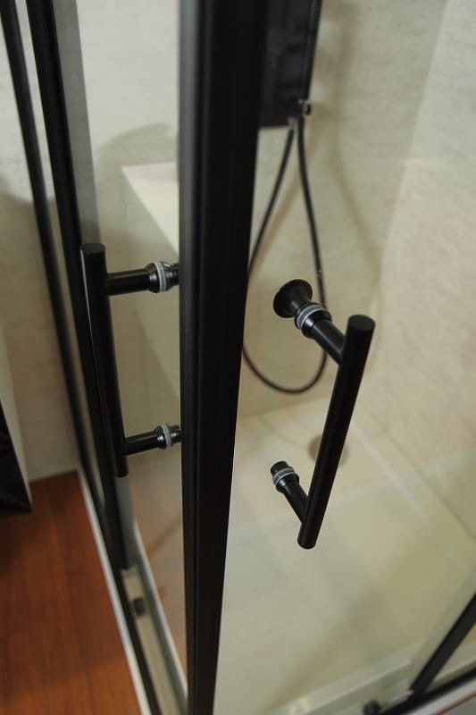 Душевой уголок Cezares Eco 100x100 ECO-O-A-2-100-C-NERO черный матовый