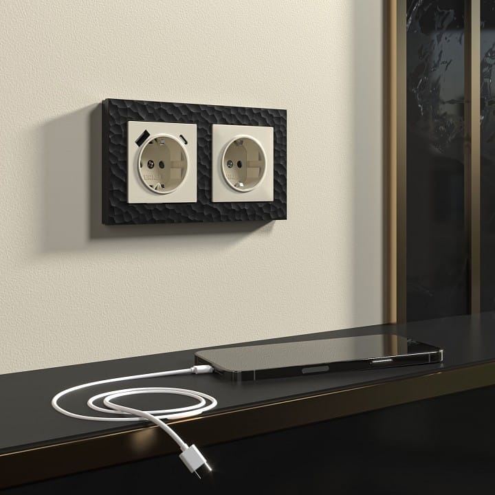 Розетка с заземлением и со шторками и 2хUSB, без рамки Werkel слоновая кость W1171703