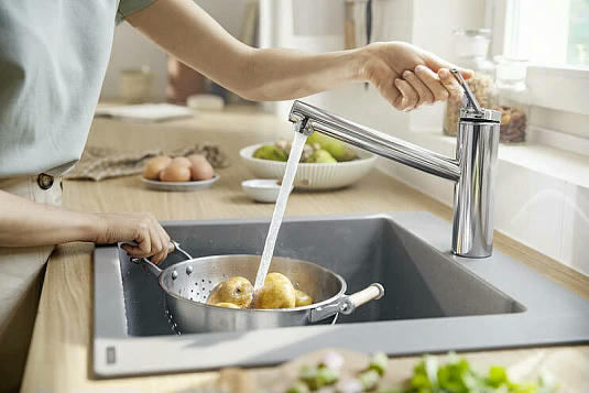 Смеситель для кухни hansgrohe Zesis M33 150 74802000 хром