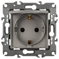 Розетка с заземлением и со шторкой, без рамки с крышкой Эра Эра 12 12-2103-16