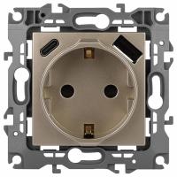 Розетка с заземлением и со шторкой и 2хUSB, без рамки Эра Эра 12 12-4108-04