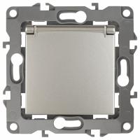 Розетка с заземлением и со шторкой, без рамки с крышкой Эра Эра 12 12-2103-15