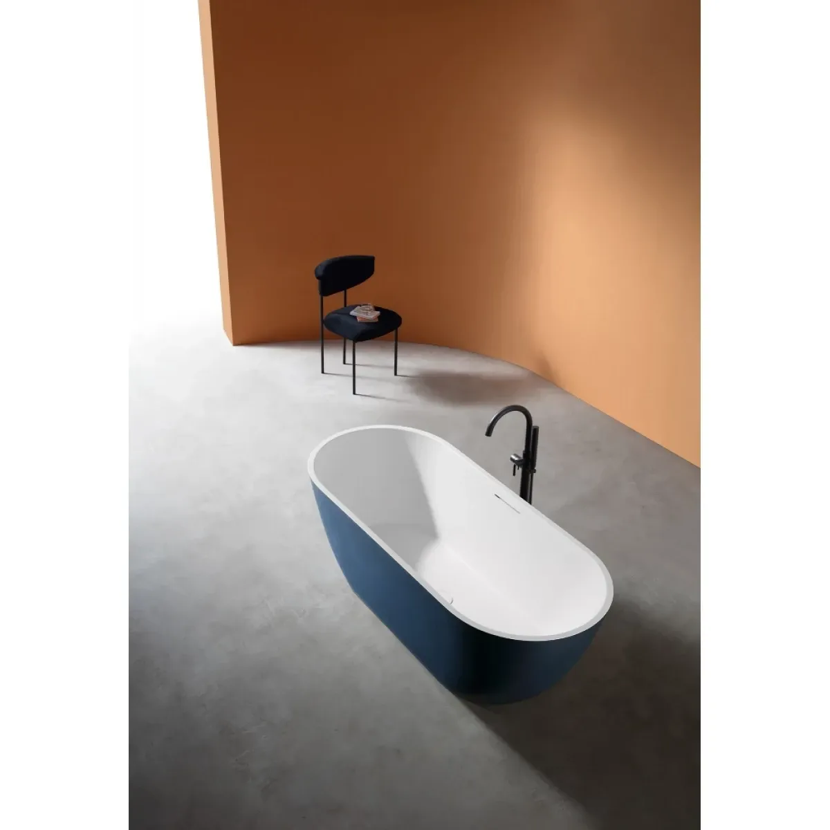 Ванна из литьевого мрамора Abber Frankfurt AM9941DB 170x75 см, отдельностоящая, белый матовый/синий матовый