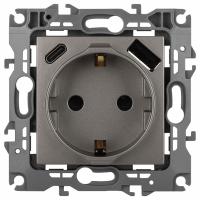 Розетка с заземлением и со шторкой и 2хUSB, без рамки Эра Эра 12 12-4108-16