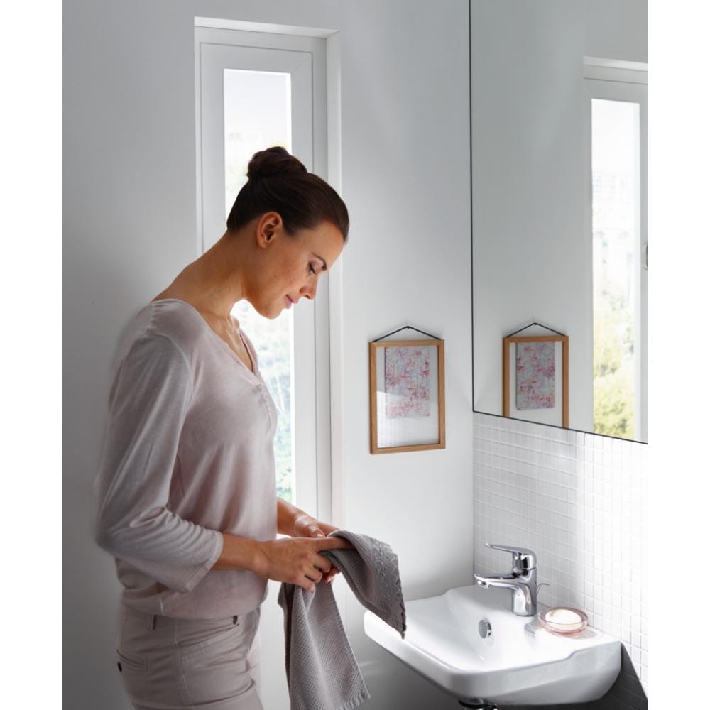 Смеситель для раковины hansgrohe Novus 70 CoolStart 71022000 со сливным клапаном Push-Open