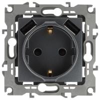 Розетка с заземлением и со шторкой и 2хUSB, без рамки Эра Эра 12 12-4109-12