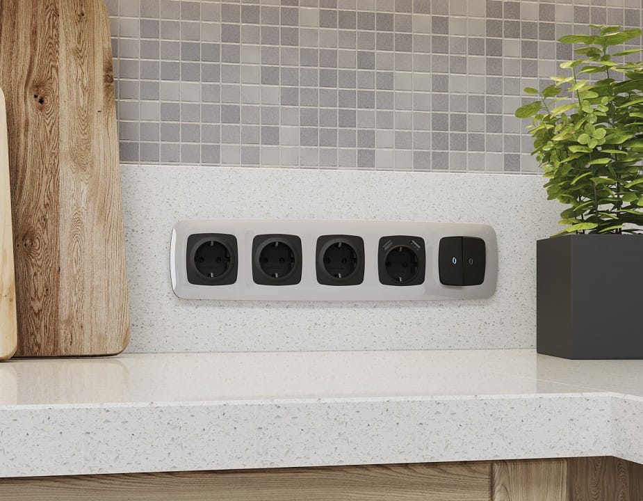 Накладка для розетки с заземлением и со шторками и 2хUSB type A Ambrella Volt OMEGA OP8090