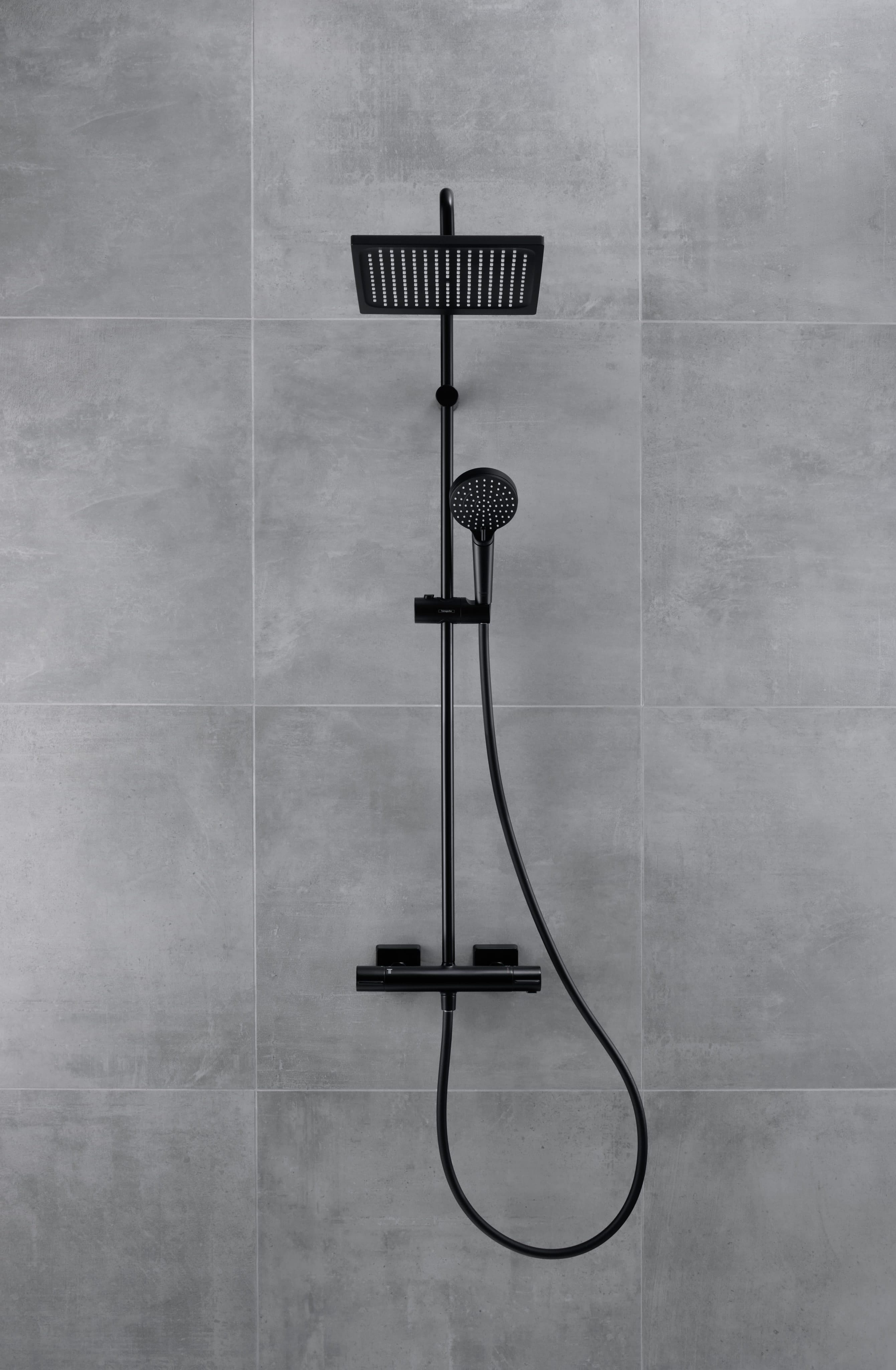 Душевая стойка hansgrohe Vernis Blend Showerpipe 240 1jet 26427670 черный матовый