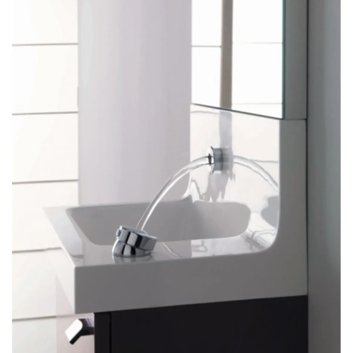 Раковина с отверстиями для смесителя Jacob Delafon Pop Laminar EB406-00