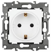 Розетка с заземлением и со шторкой, без рамки Эра Эра 12 12-2102-01М