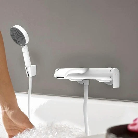 Смеситель для ванны hansgrohe Vivenis 75420700 матовый белый
