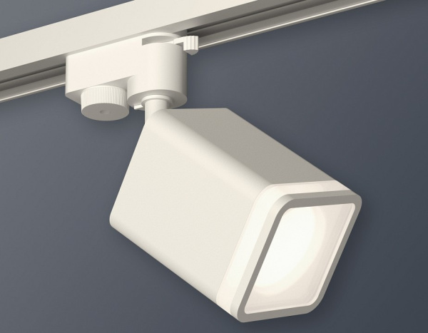 Светильник на штанге Ambrella Light XT XT7812021