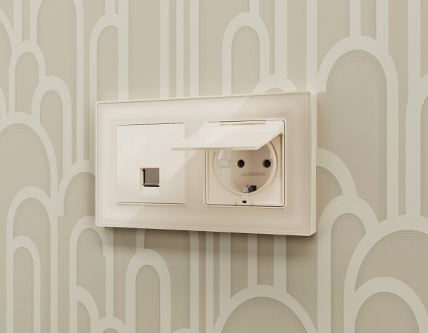 Розетка Ethernet RJ-45 и со шторками, без рамки Ambrella Volt ALFA MA312005