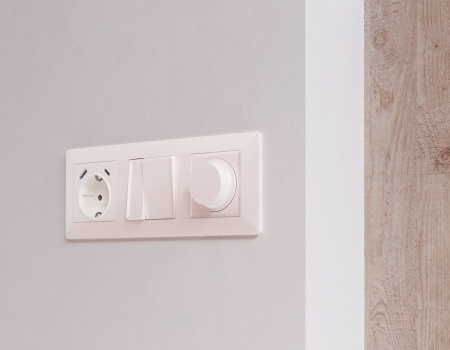 Рамка на 3 поста Ambrella Volt Line AF110203