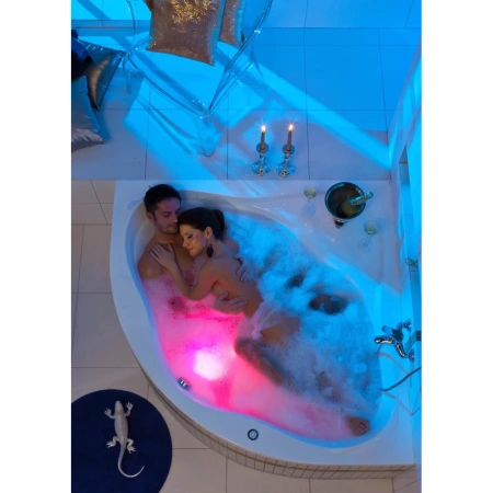 Акрилоая ванна NewDay PU PLUS 150x150 Ravak C681000000