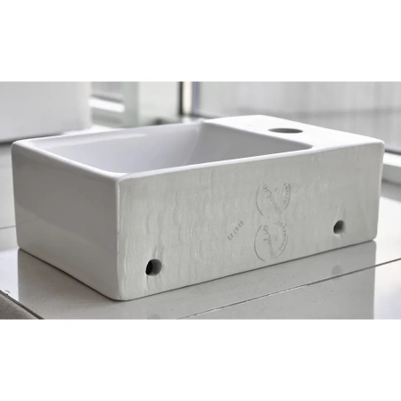 Раковина CeramaLux 9048GTR 29,5x18 см R, рукомойник, белый
