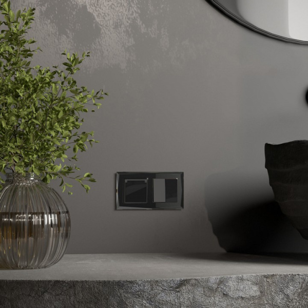 Розетка влагозащищенная с заземлением и со шторками без рамки с крышкой Werkel черный акрил W1171248