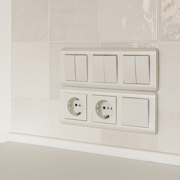 Выключатель двухклавишный без рамки Werkel перламутровый рифленый W1120013