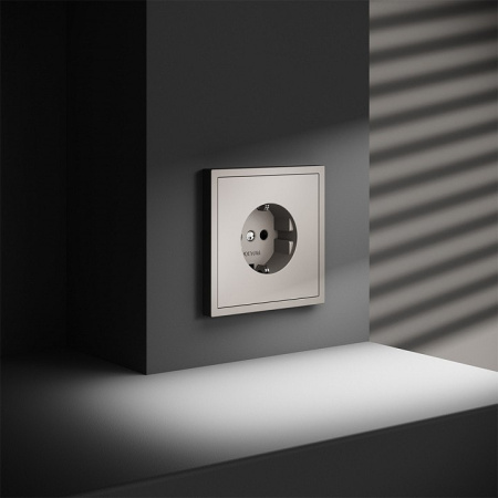 Розетка с заземлением без рамки Voltum S70 VLS040103