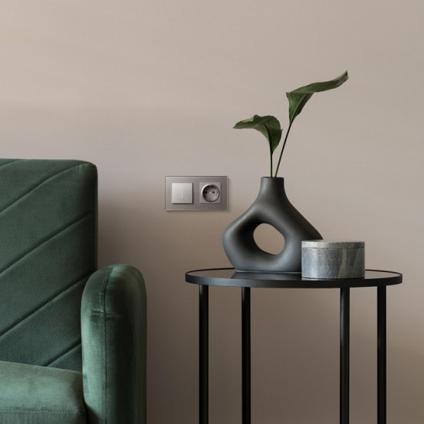 Розетка с заземлением, без рамки Kollinger Asthetik AS-014GY