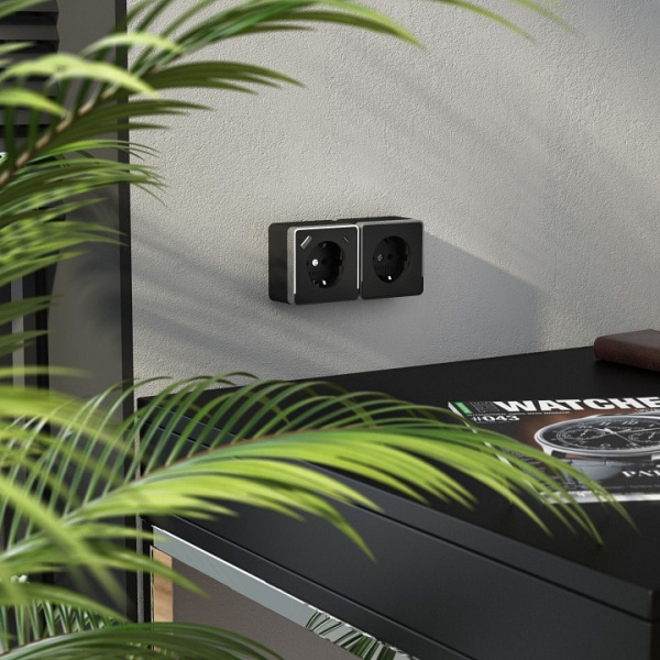 Розетка с заземлением и со шторками и USB Werkel Gallant (черный хром) W5071735