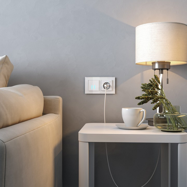 Розетка с заземлением и со шторками без рамки с Wi-Fi Werkel белый W1171601
