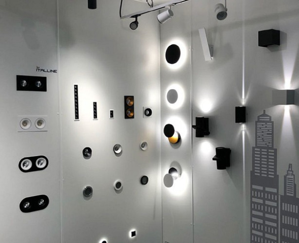 Накладной светильник Italline IT01-A150/2 IT01-A150/2 black