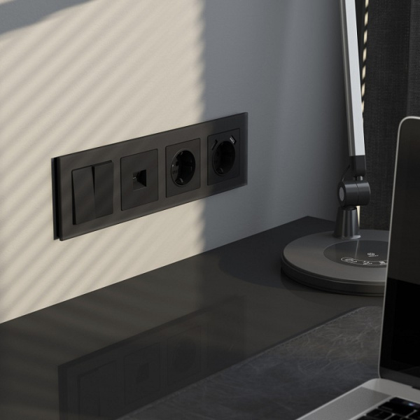 Рамка на 4 поста Werkel Senso (черный стекло soft-touch) W0043108