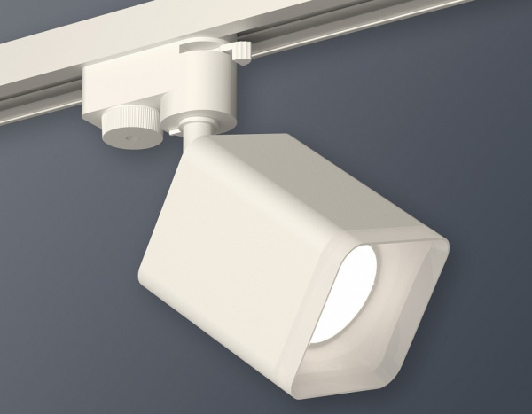 Светильник на штанге Ambrella Light XT XT7812022