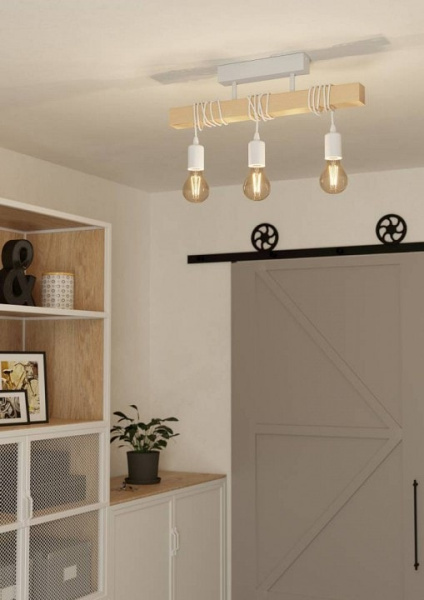 Светильник на штанге Eglo TOWNSHEND 44082