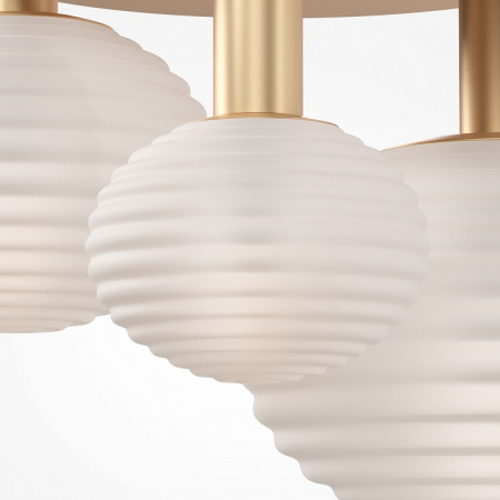 Потолочная люстра Maytoni Рилс MOD268CL-03G