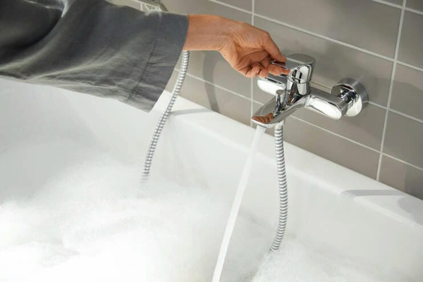 Смеситель для ванны hansgrohe Rebris E 72450000 хром