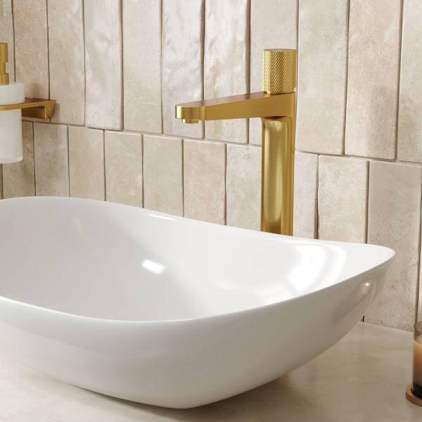 Смеситель для раковины WasserKRAFT Schunter 8203H золото