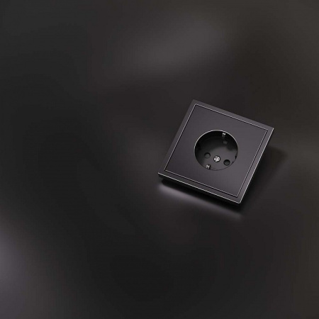 Накладка для розетки с заземлением и со шторками Voltum S70 METAL VLSM000712