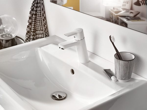 Смеситель для раковины Kludi PURE&EASY 372929165 белый/хром