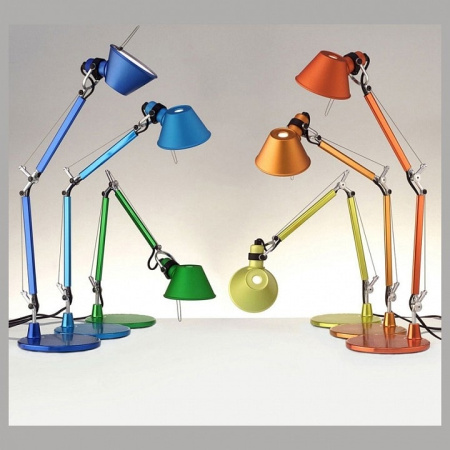 Настольная лампа офисная Artemide A011830