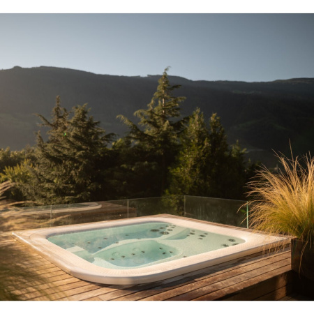 Мини-бассейн Jacuzzi Virtus Pro 215x250