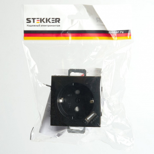 Розетка с заземлением и со шторками и 2хUSB без рамки Stekker Эрна 49155