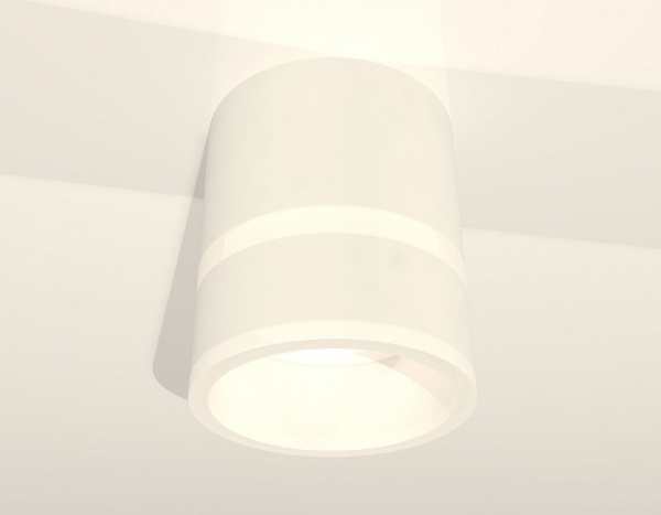 Накладной светильник Ambrella Light XS XS8110005
