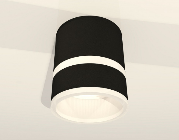 Накладной светильник Ambrella Light XS XS8111005