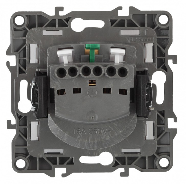Розетка с заземлением и со шторкой, без рамки Эра Эра 12 12-2102-12