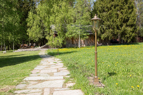 Наземный высокий светильник Covali FL-31082