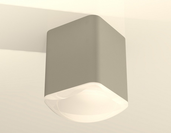 Накладной светильник Ambrella Light XS XS7814011