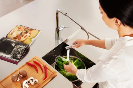 Смеситель Grohe Essence 30270000 для кухонной мойки