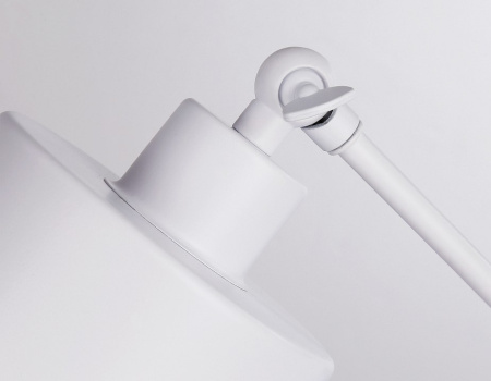 Настольная лампа офисная Ambrella Light TR TR8152