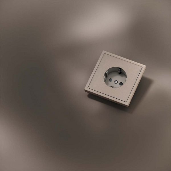 Накладка для розетки с заземлением и со шторками Voltum S70 METAL VLSM000710