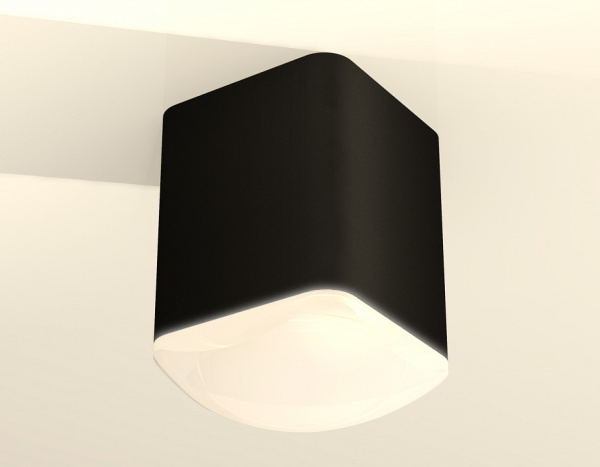 Накладной светильник Ambrella Light XS XS7813022