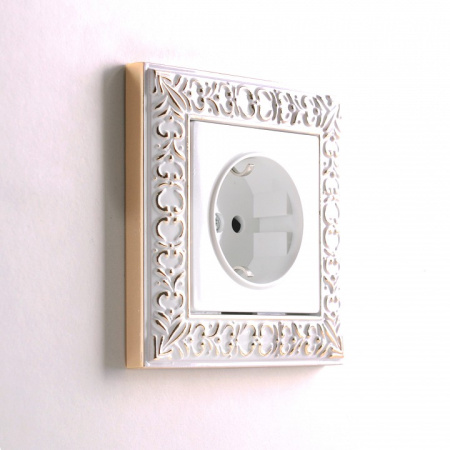 Розетка с заземлением без рамки Werkel белый W1171301