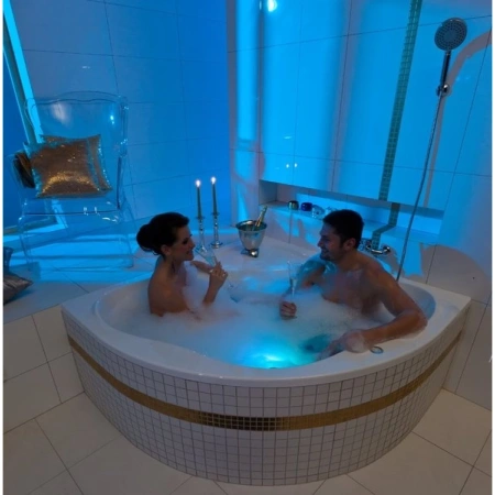 Акрилоая ванна NewDay PU PLUS 150x150 Ravak C681000000