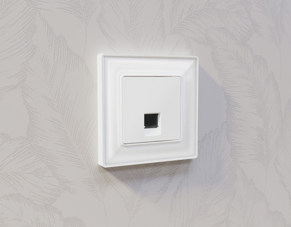 Розетка Ethernet RJ-45 и со шторками, без рамки Ambrella Volt ALFA MA132005